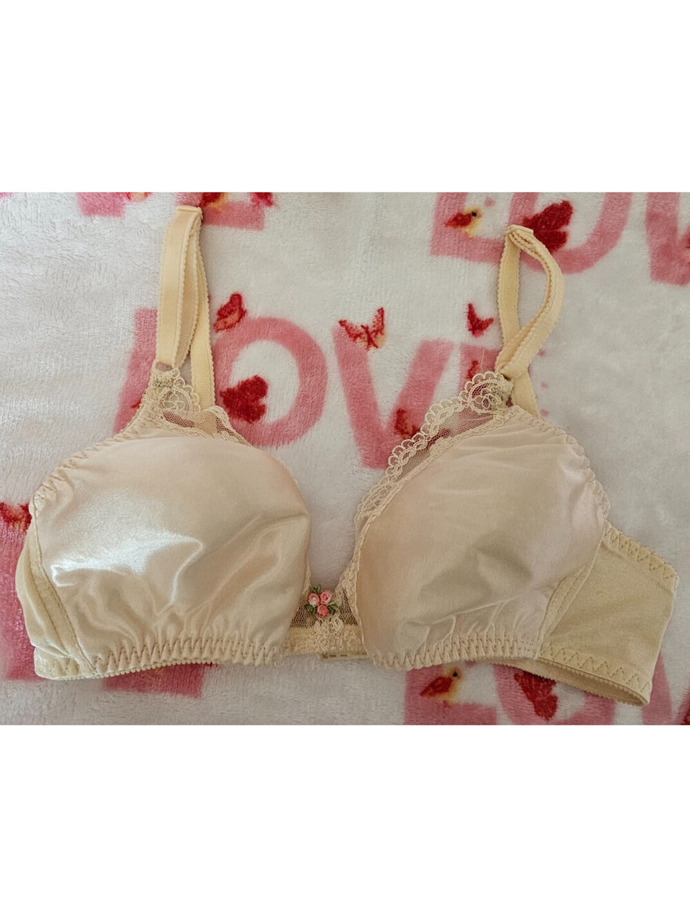Vintage Women's Avon Fashions Padded Bra Biege Lace Wireless Size 32B Adjustable